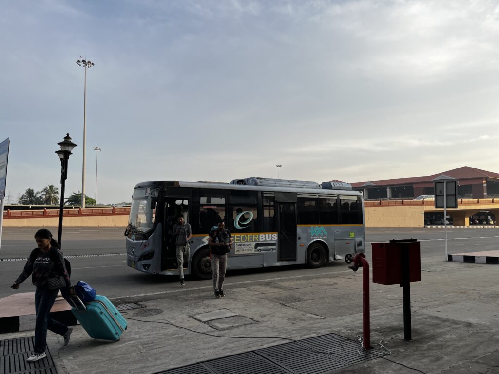 バスターミナルへのバスfromコチ空港