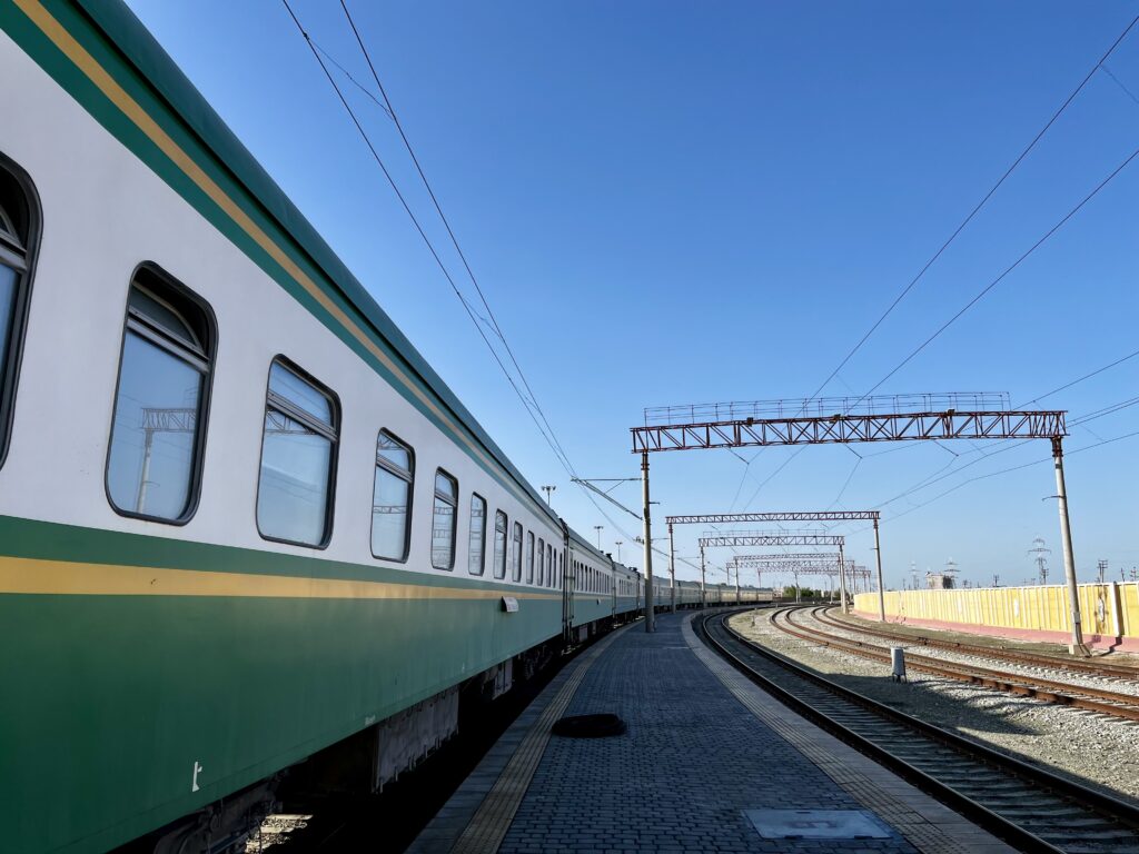 サマルカンド行き電車