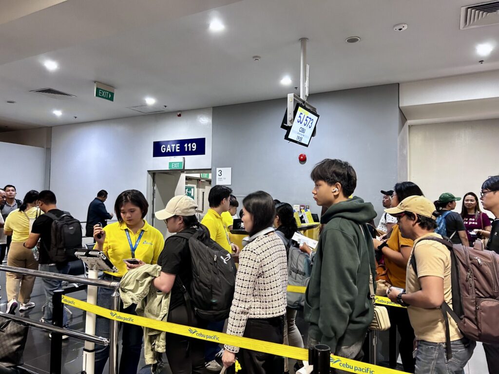 マニラ、セブ